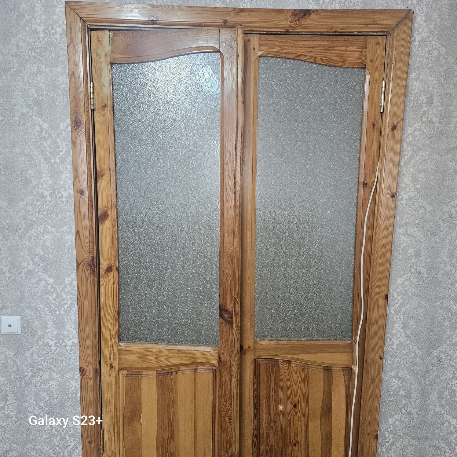 Продам межком двери