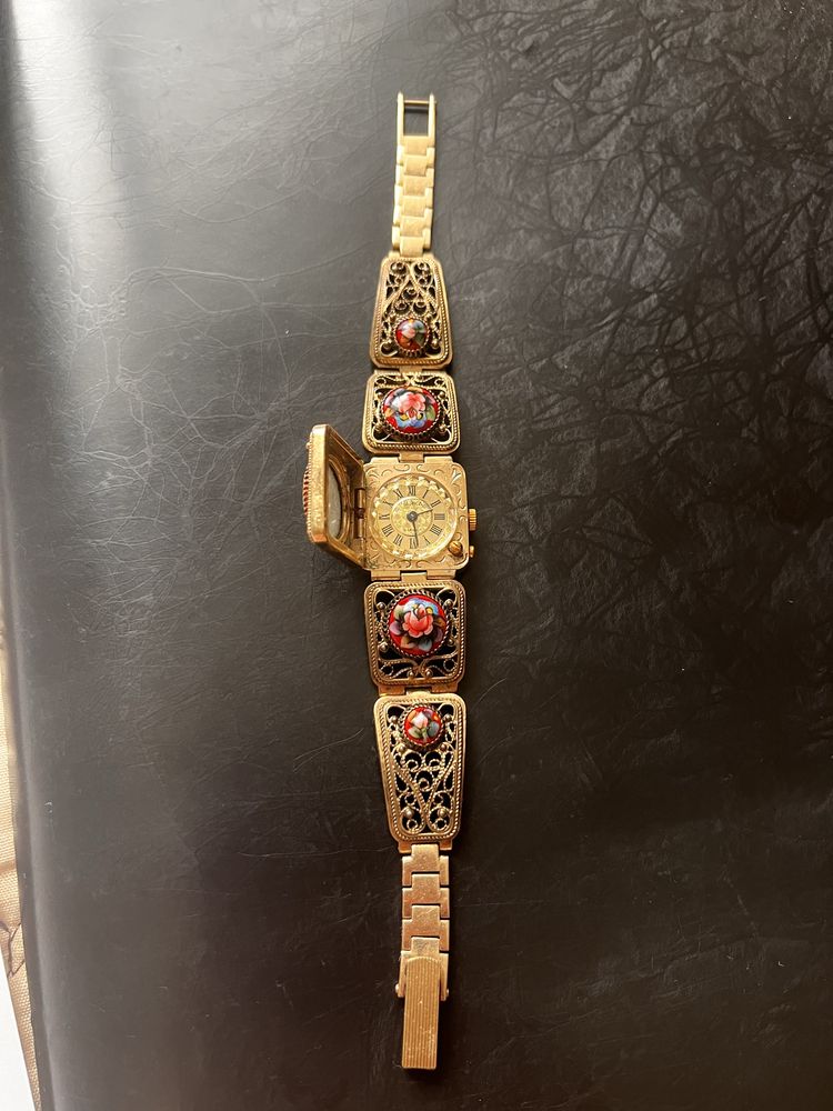 Продам часы браслет