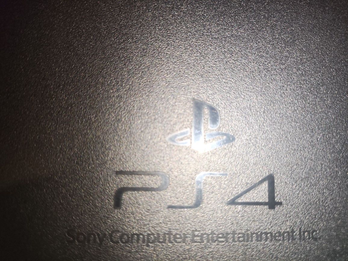 PS4+в подарок ФИФА 17 И ЮФС!!