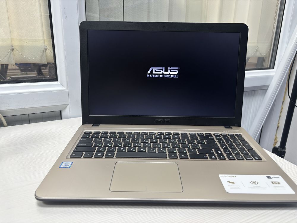 Ноутбук Asus VivoBook Core I3 SSD 256 ОЗУ 8 Шестого Поколение Тонкий