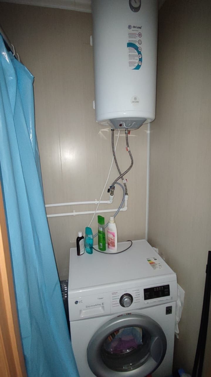 Продам комнату в общежитии,  3 этаж, свой душ.