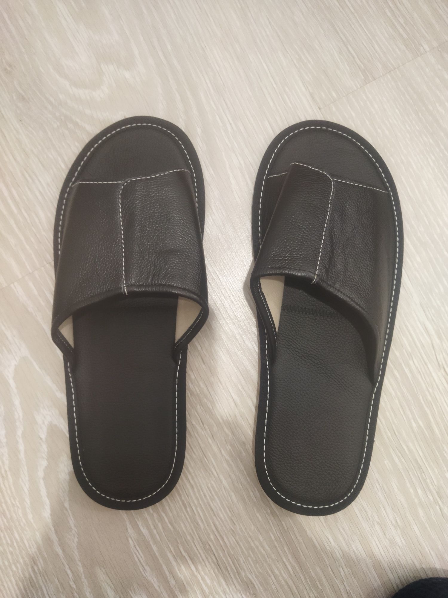 Продам тапочки новые