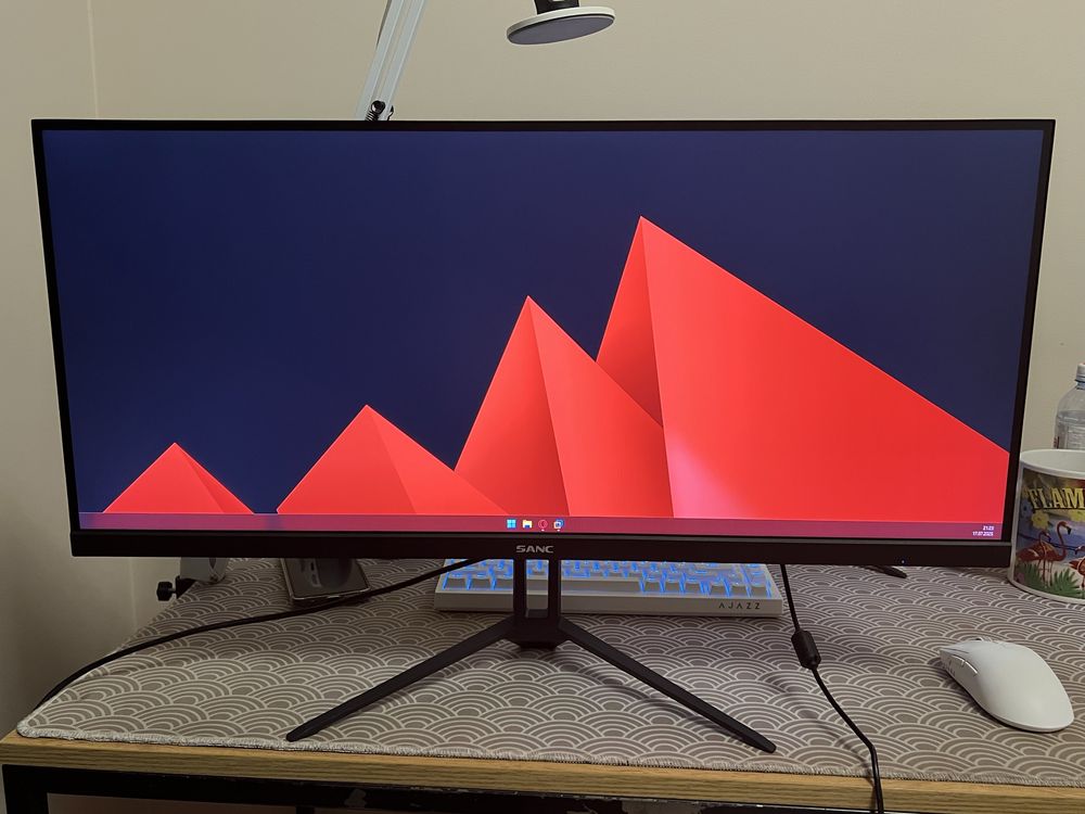 Игровой Монитор SANC 200 герц 28,7“