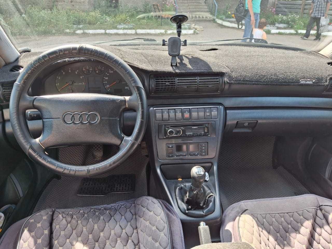Продам машину Audi A4
