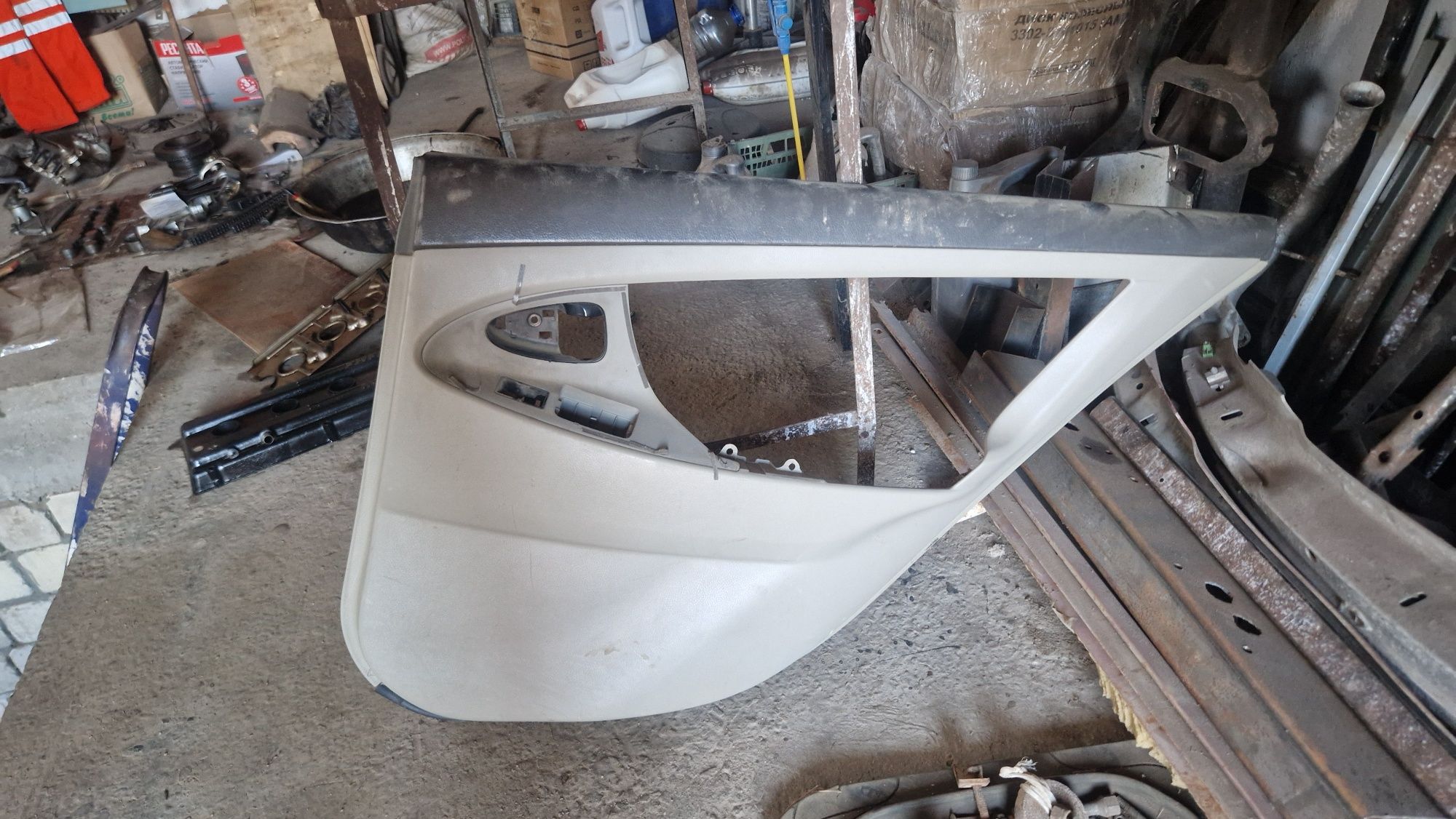 Toyota camry 40 обшивка дверей