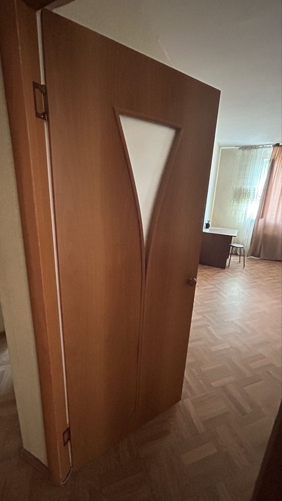 Продается коричневые двери б/у