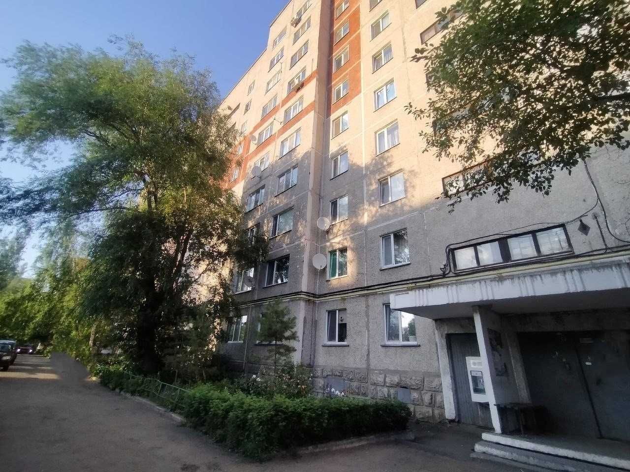 Продажа двухкомнатной квартиры в 19 м/р-не в доме 1993 г.п.