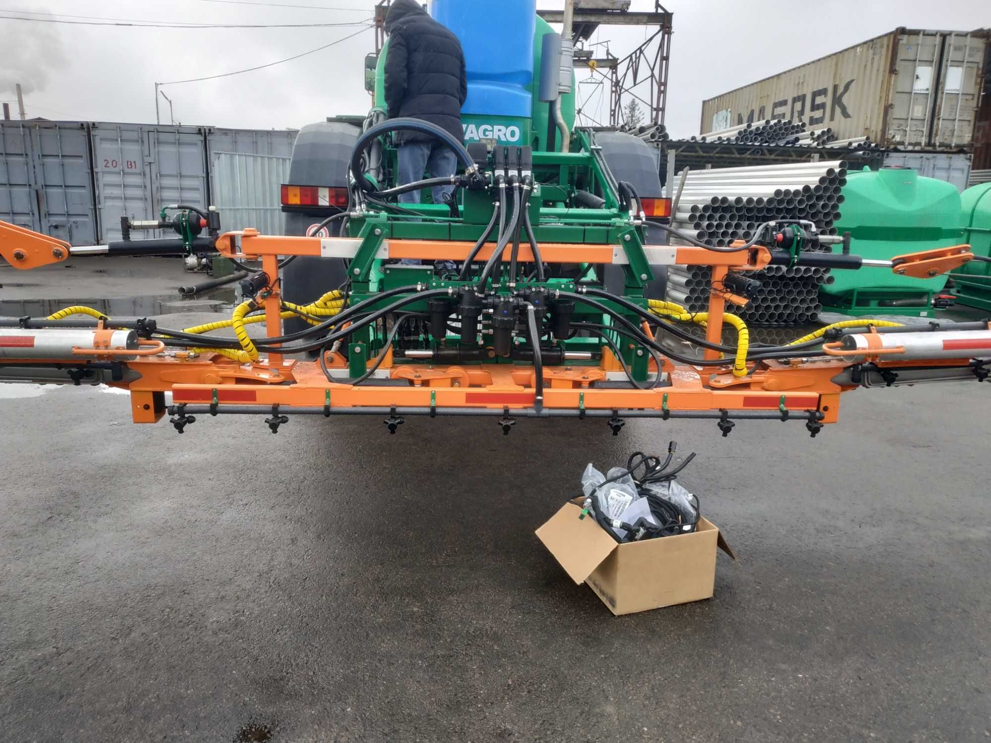 Самоходный опрыскиватель AVAGRO-HM40