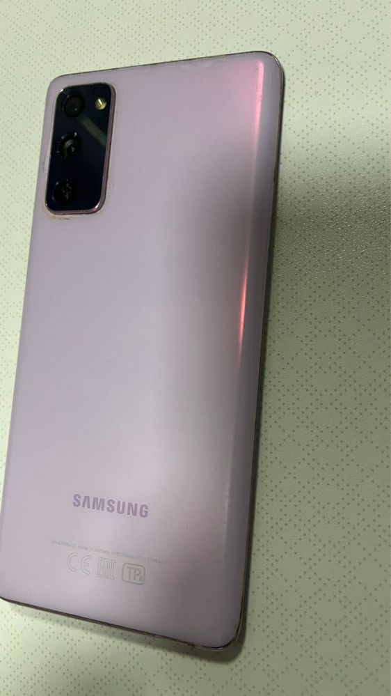 Продам самсунг s20fe срочно