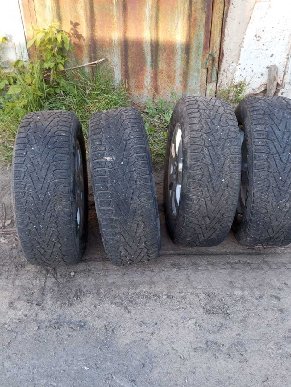 Продам комплект колес