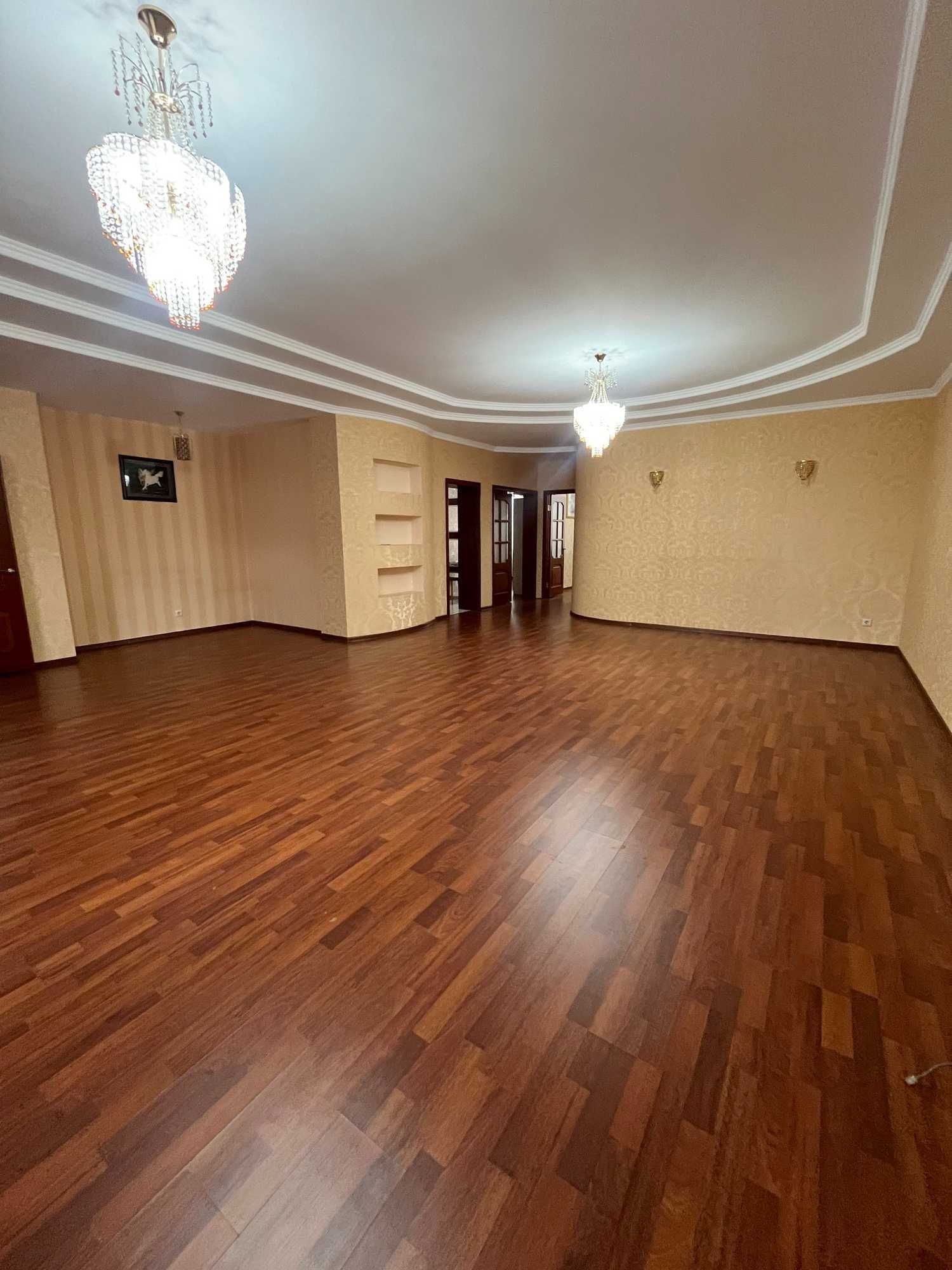 Продажа 3-комнатной квартиры толстого