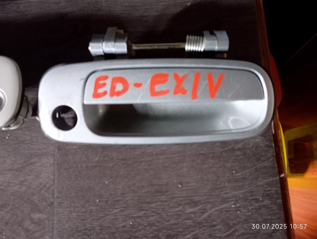 Передние наружные ручки toyota exiv ed