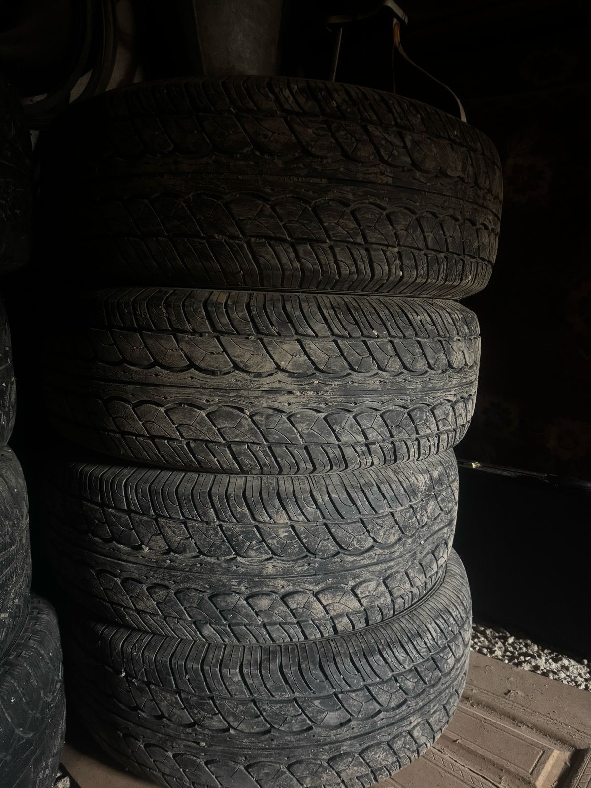 Продам резину R-16