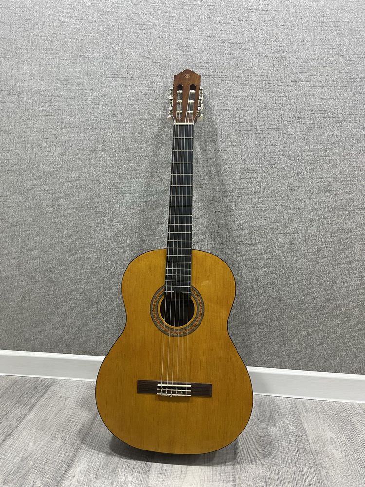 Гитара Yamaha c40