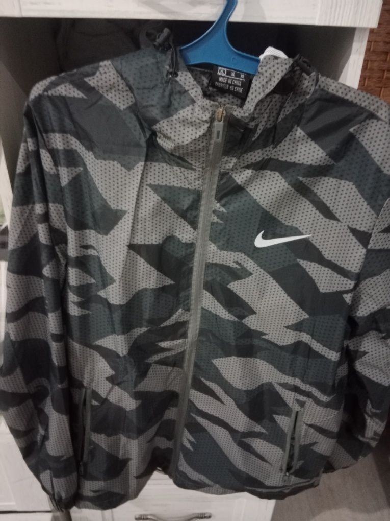 Продам дождевик Nike