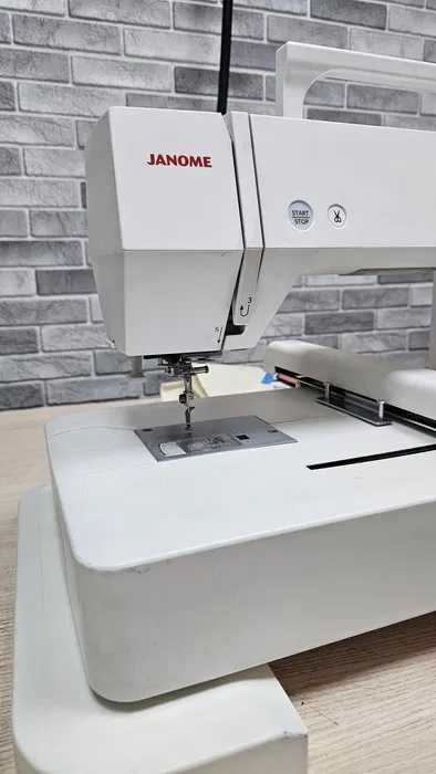 Вышивальная машина Janome Memory Craft 500E