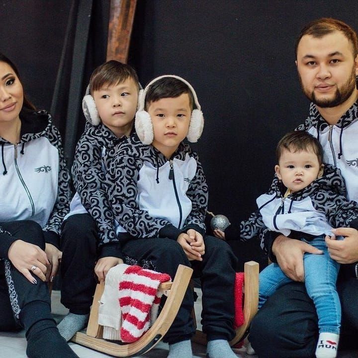 Спортивные костюмы отечественного бренда Sabyrzhanayrin