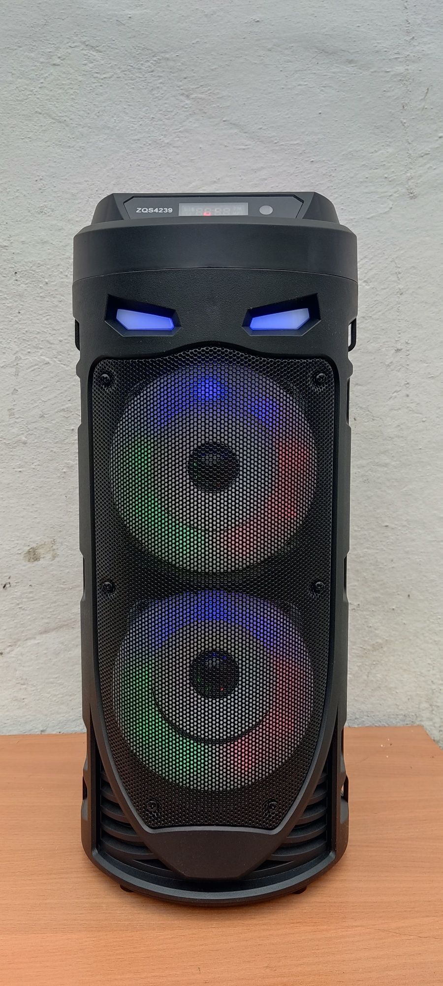 Bluetooth колонка с микрофоном