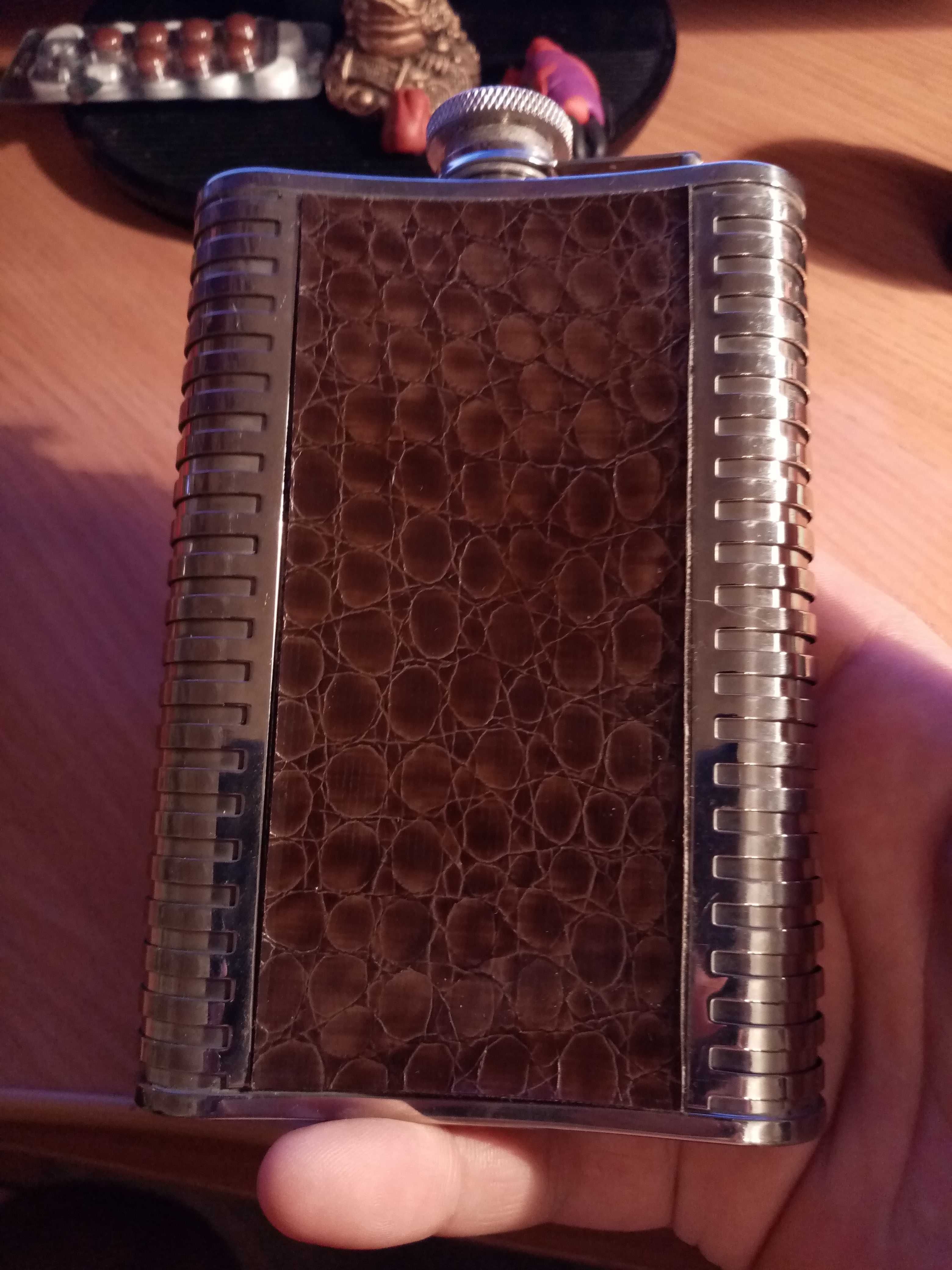 Продам Фляжку для виски, коньяка