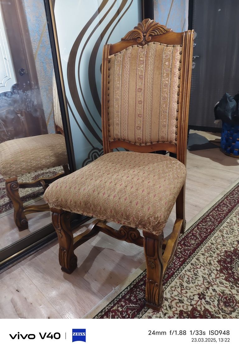Стулья 4 штуки красивые