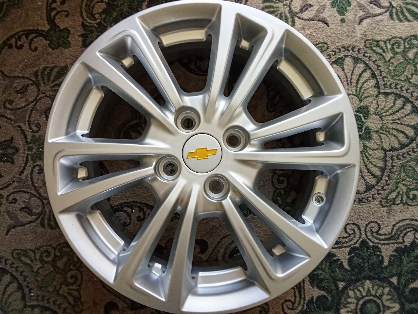 Диски на Шевроле R15 4x100