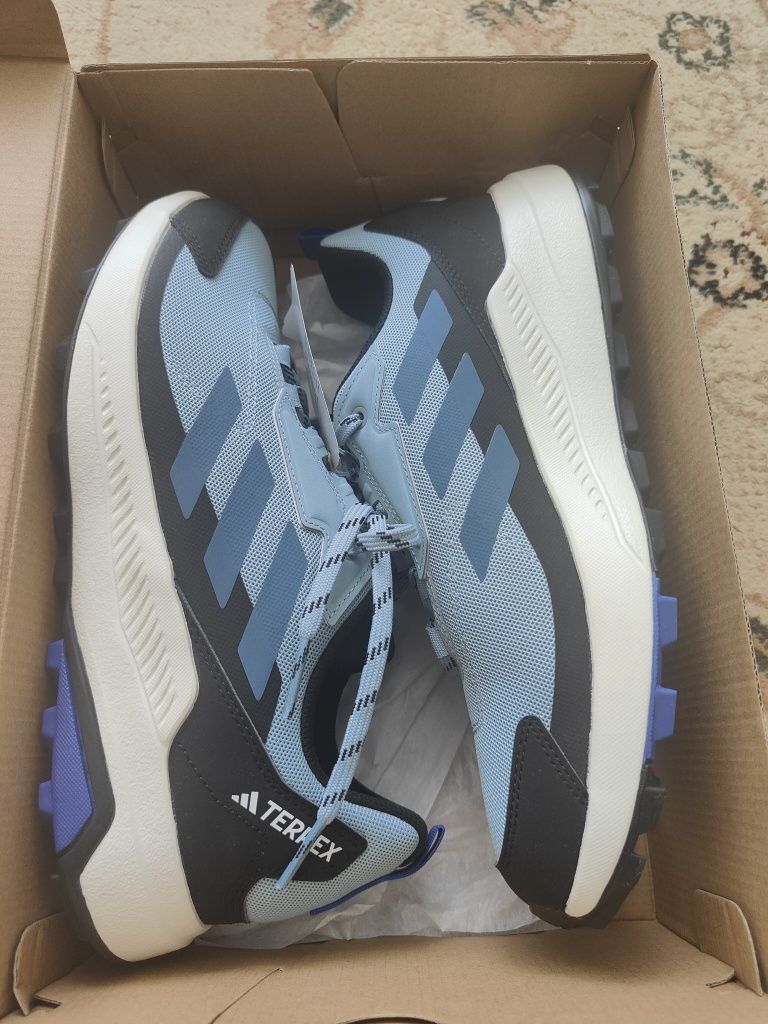 Продам Кроссовку Adidas Terrex 41 и 42 размера. Оригинал 100%