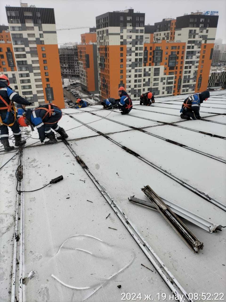 Монтаж и демонтаж сендвич панелей, фальцевых кровель, ПВХ-мембраны.