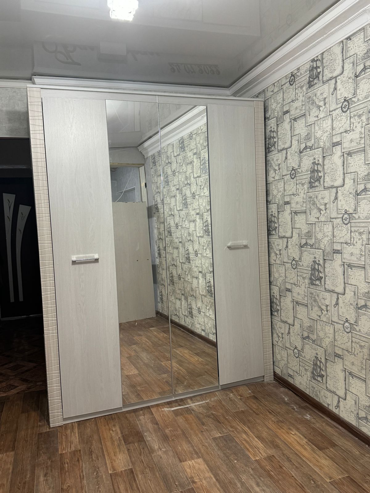 Шкаф продам почти новый