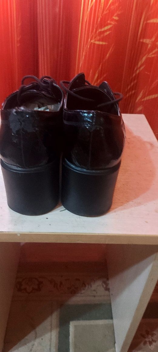 Продам туфли на осень