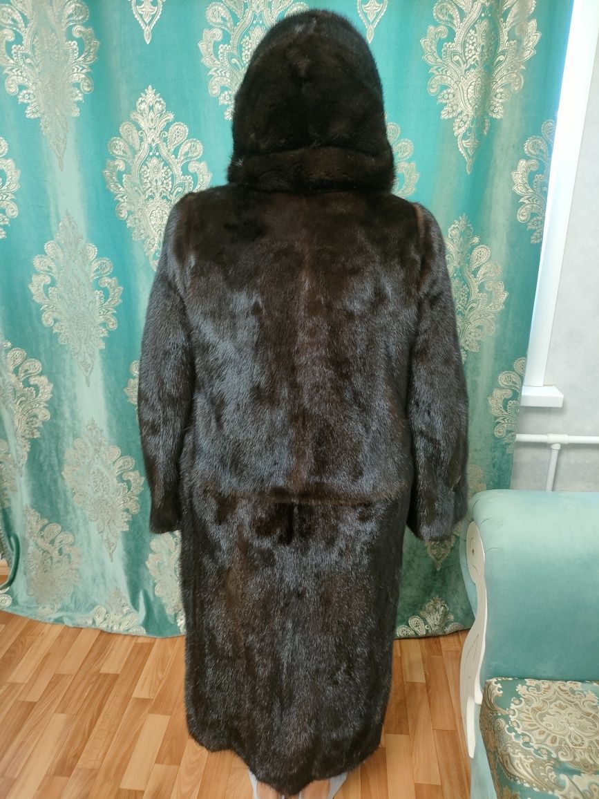Продам норковую шубу