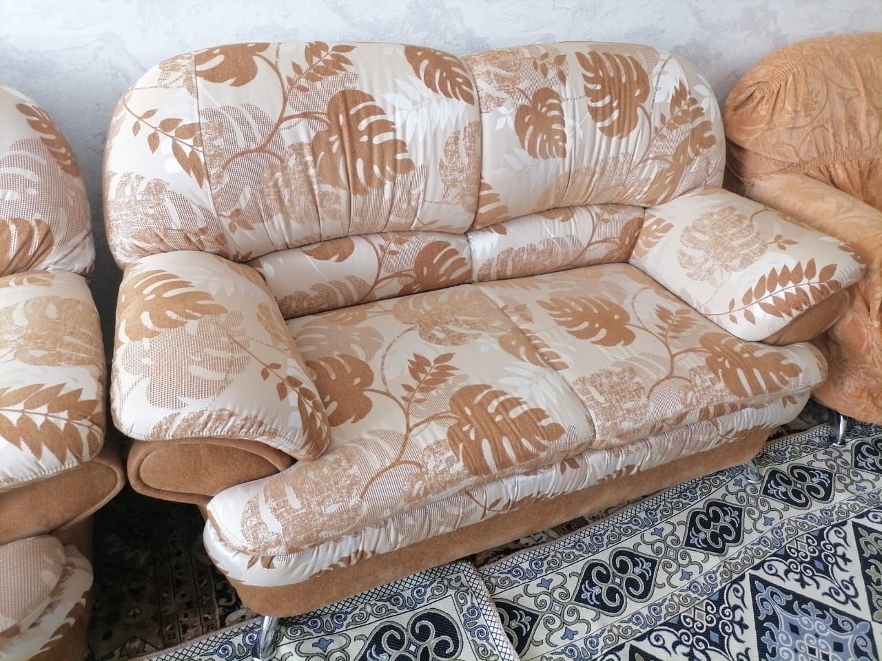 Продам диван с креслом в хорошем состоянии