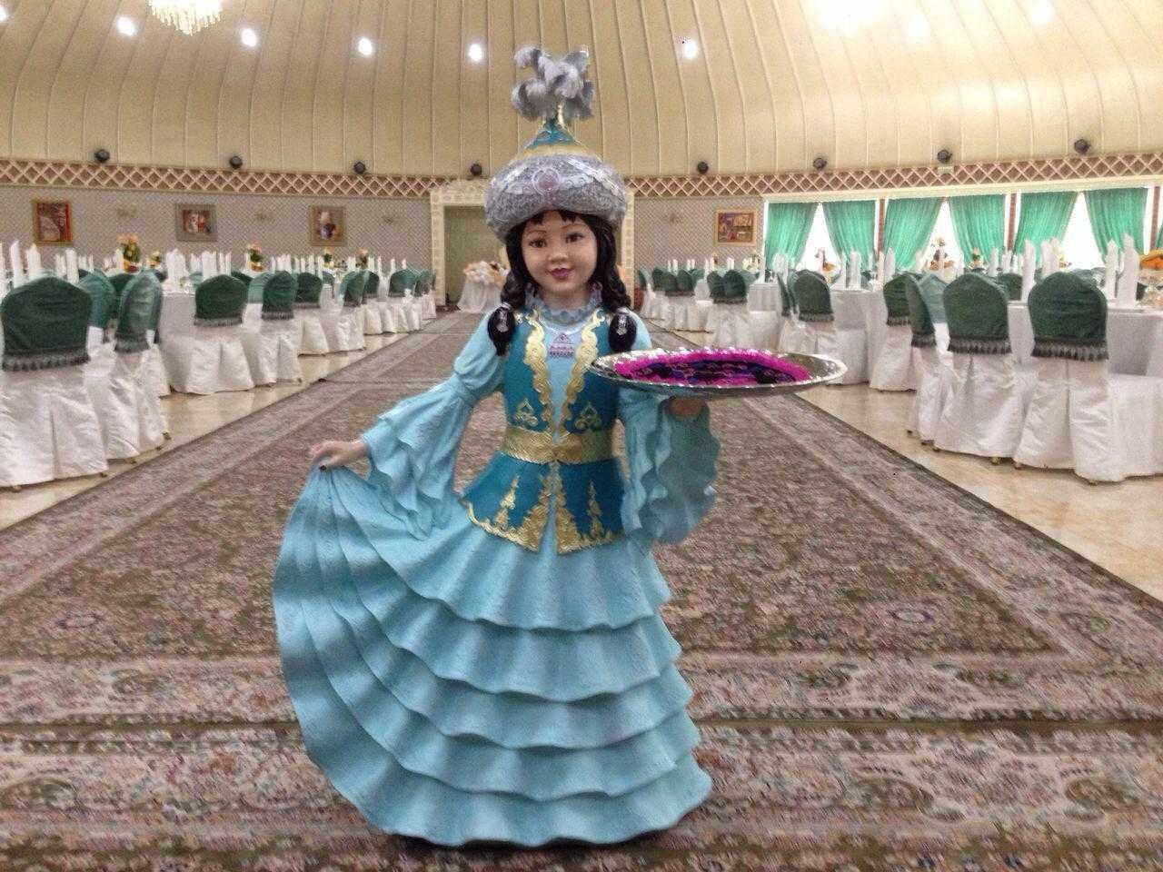 Бетонные балясины, вазоны, колонны, скульптуры, лев на постаменте