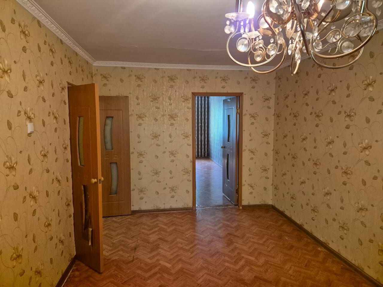 7 мкр. 23 дом  2 ком 2 этажь