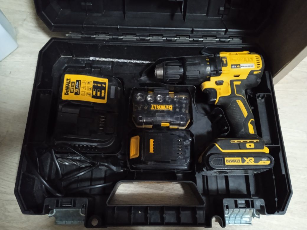 Шуруповерт DeWalt DCD778 S2T