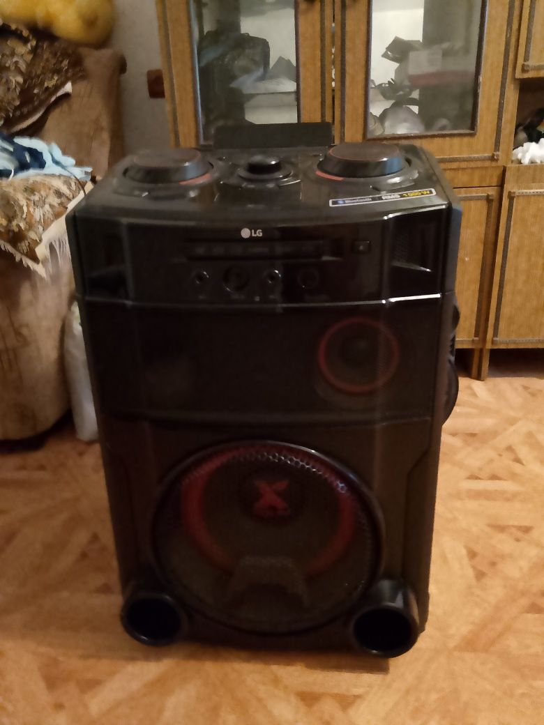 Продам центр LG X BOOM или обменяю