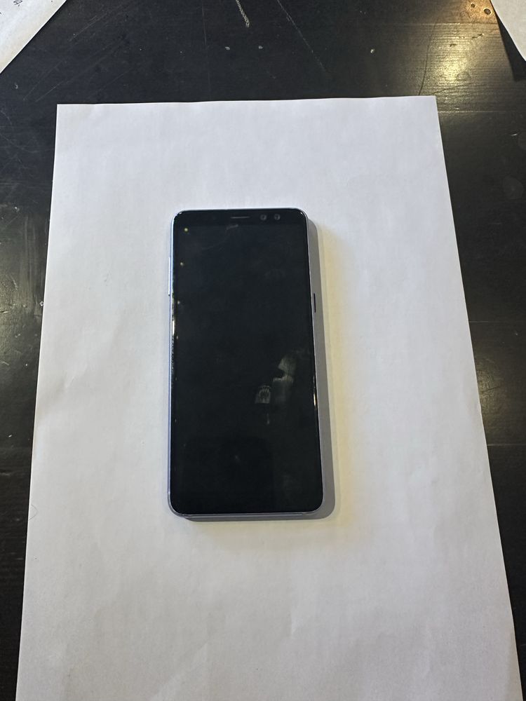 Продаю samsung galaxy A 8