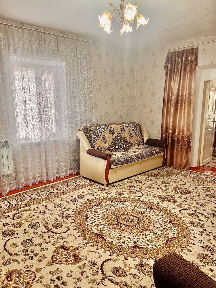 Дом продается с мебелью в центре 6 соток