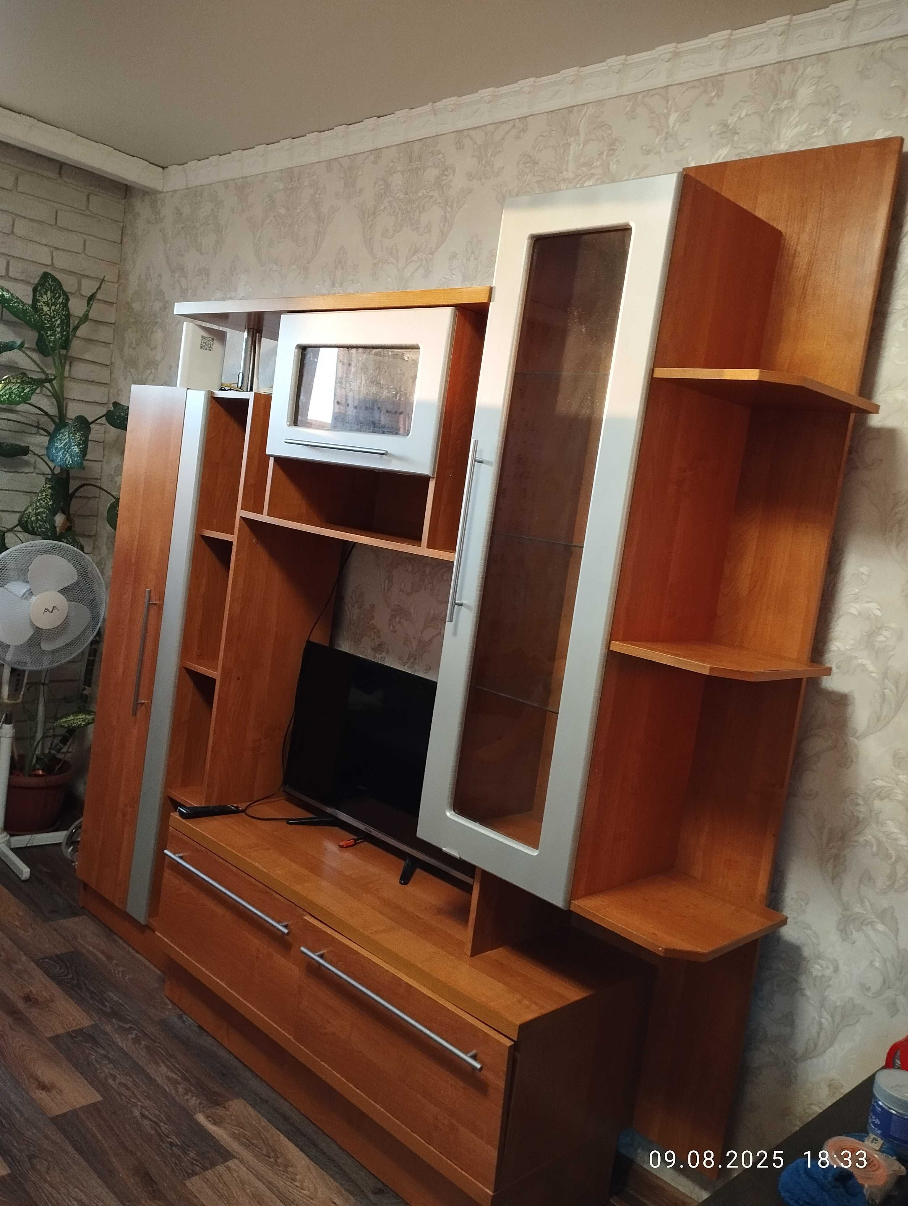 Продам недорого горку (стенку)