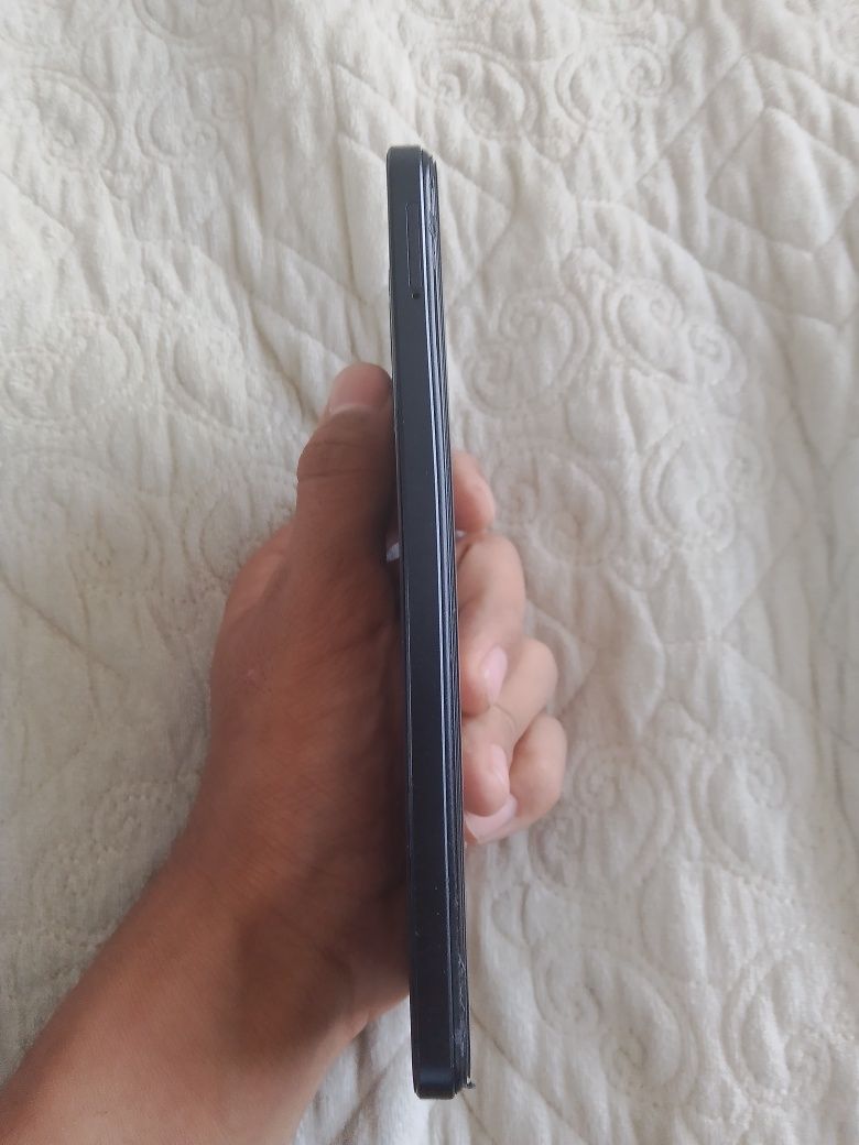 Продаю Redmi Note 12