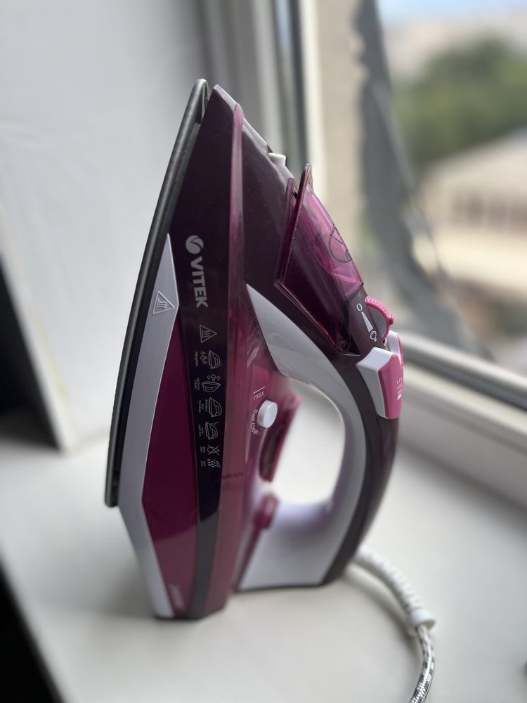 СРОЧНО продам утюг vitek