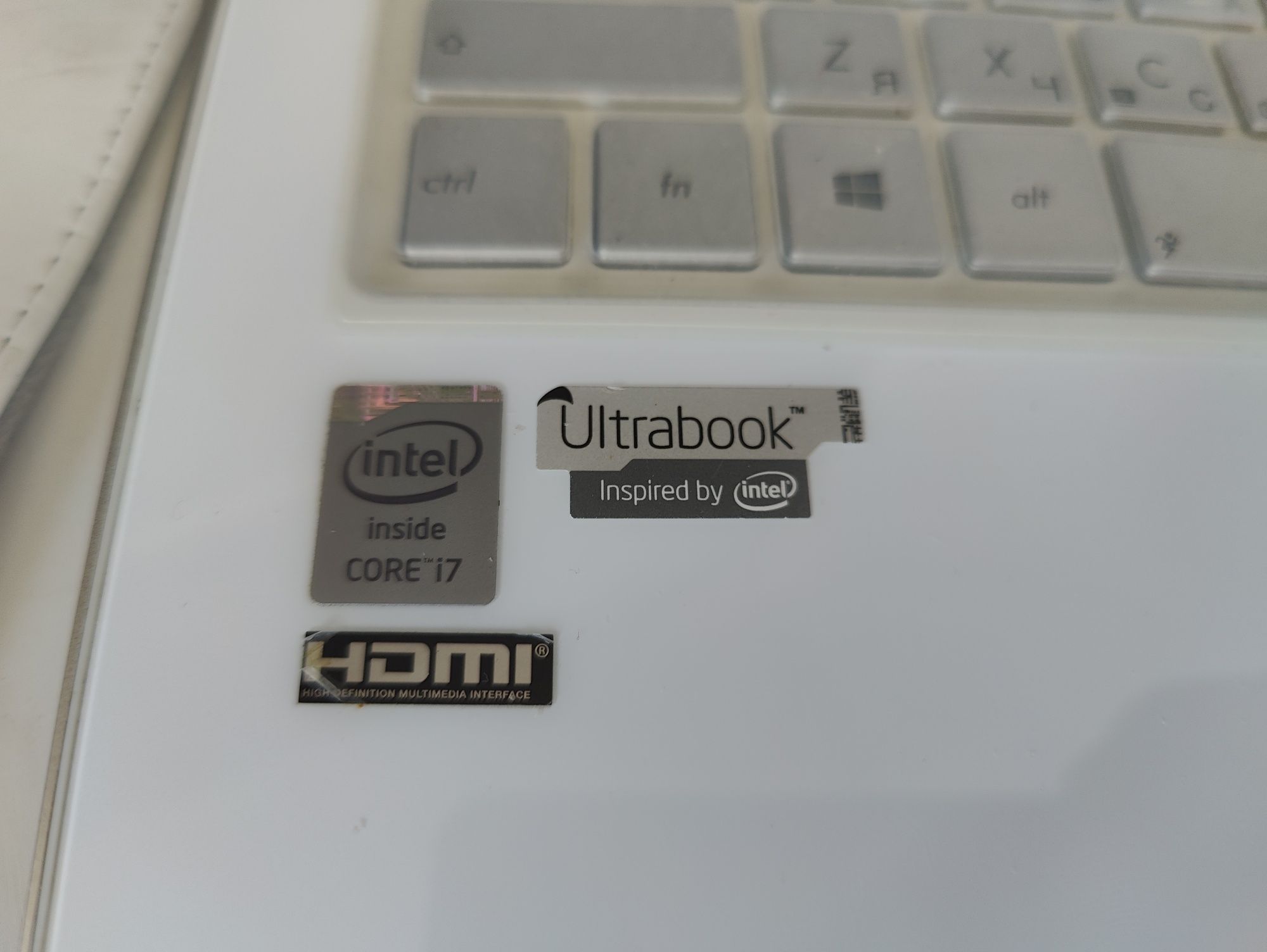 Продам ноутбук Asus Zenbook UX301LA – стильный и шустрый друг!
