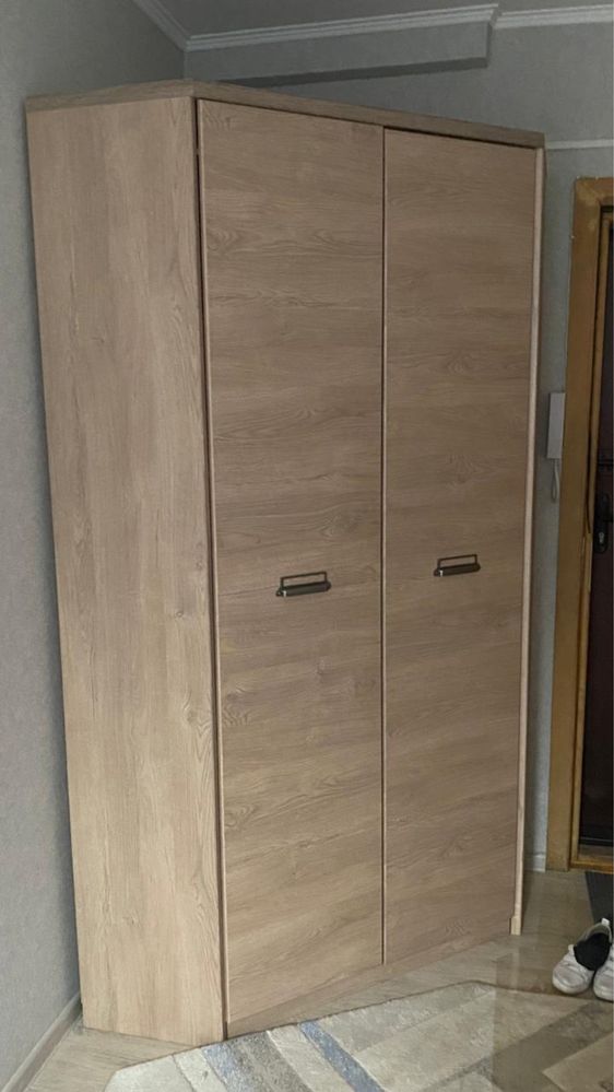 Продам прихожку срочно