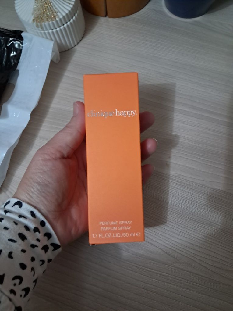 Продам парфюм клиник хеппи