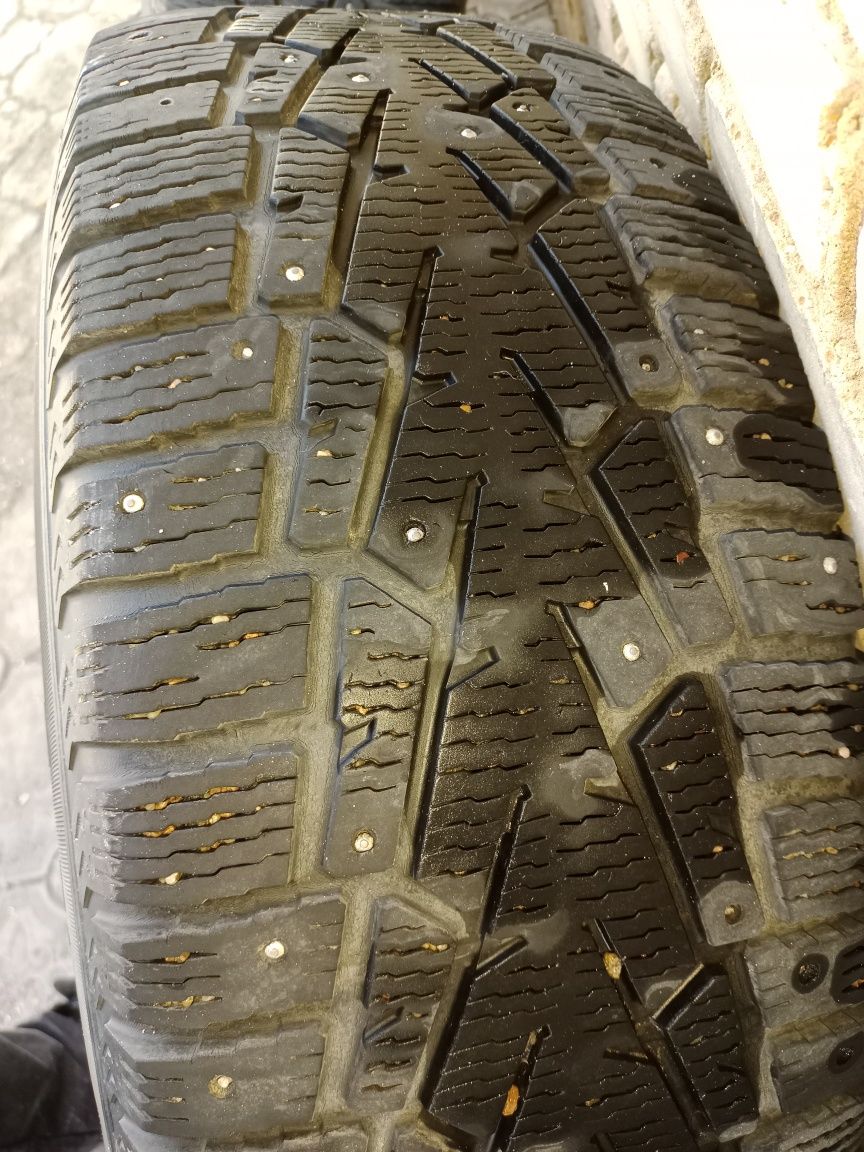 Шины зима. 265/65 R17