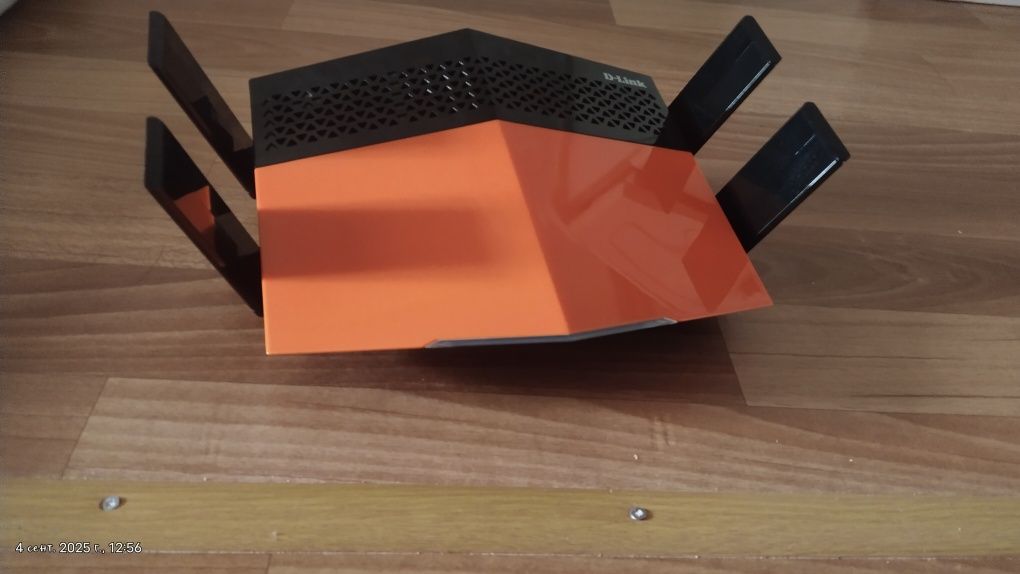 Продаю роутер d-link dirk 879