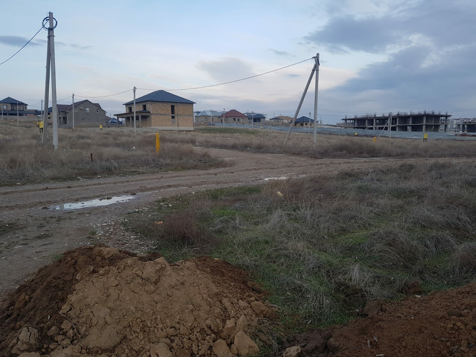 Продам землю в районе Асар 2