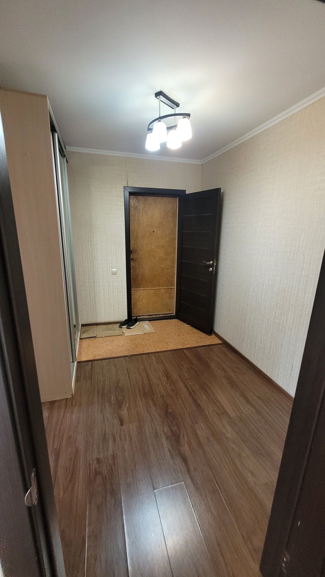 Продам 2 комнатную квартиру