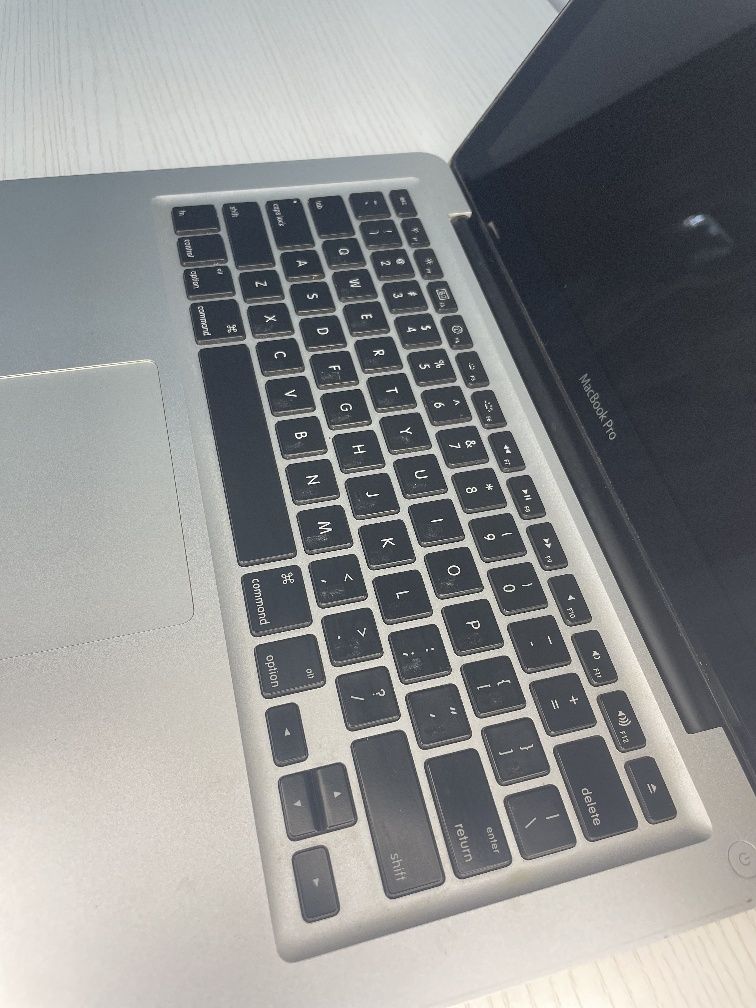 МакБук(makbook) про 13" мид 2010