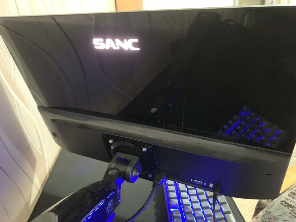 Продам монитор SANC 100гц