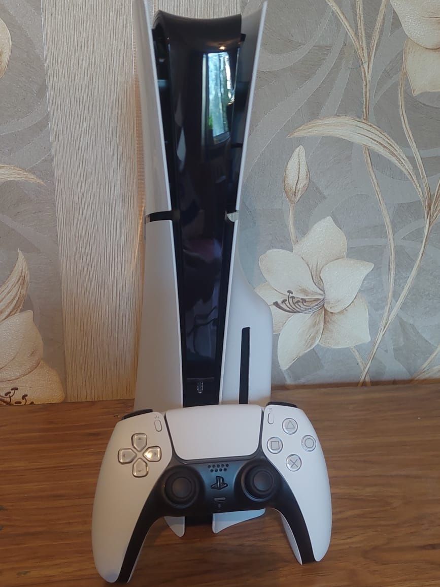 Продаю PS 5 Slim 1ТРБ